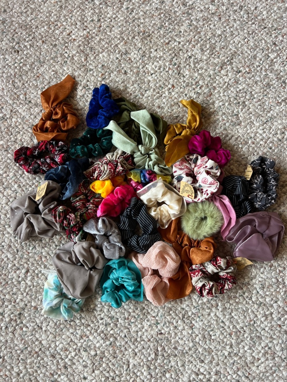31 Assorted Scrunchie Hair Tie Set - Multicolor (1)